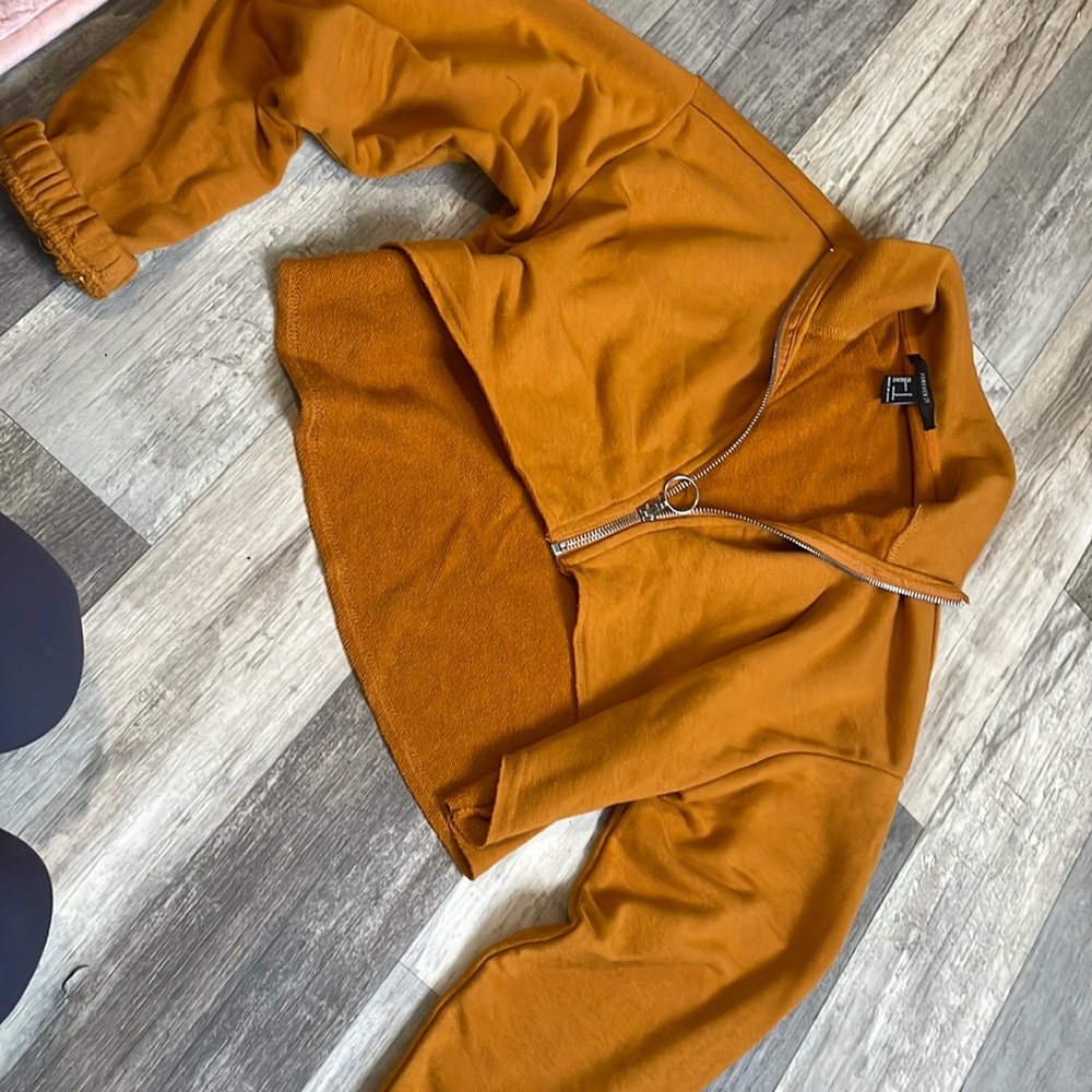 Cropped hoodie